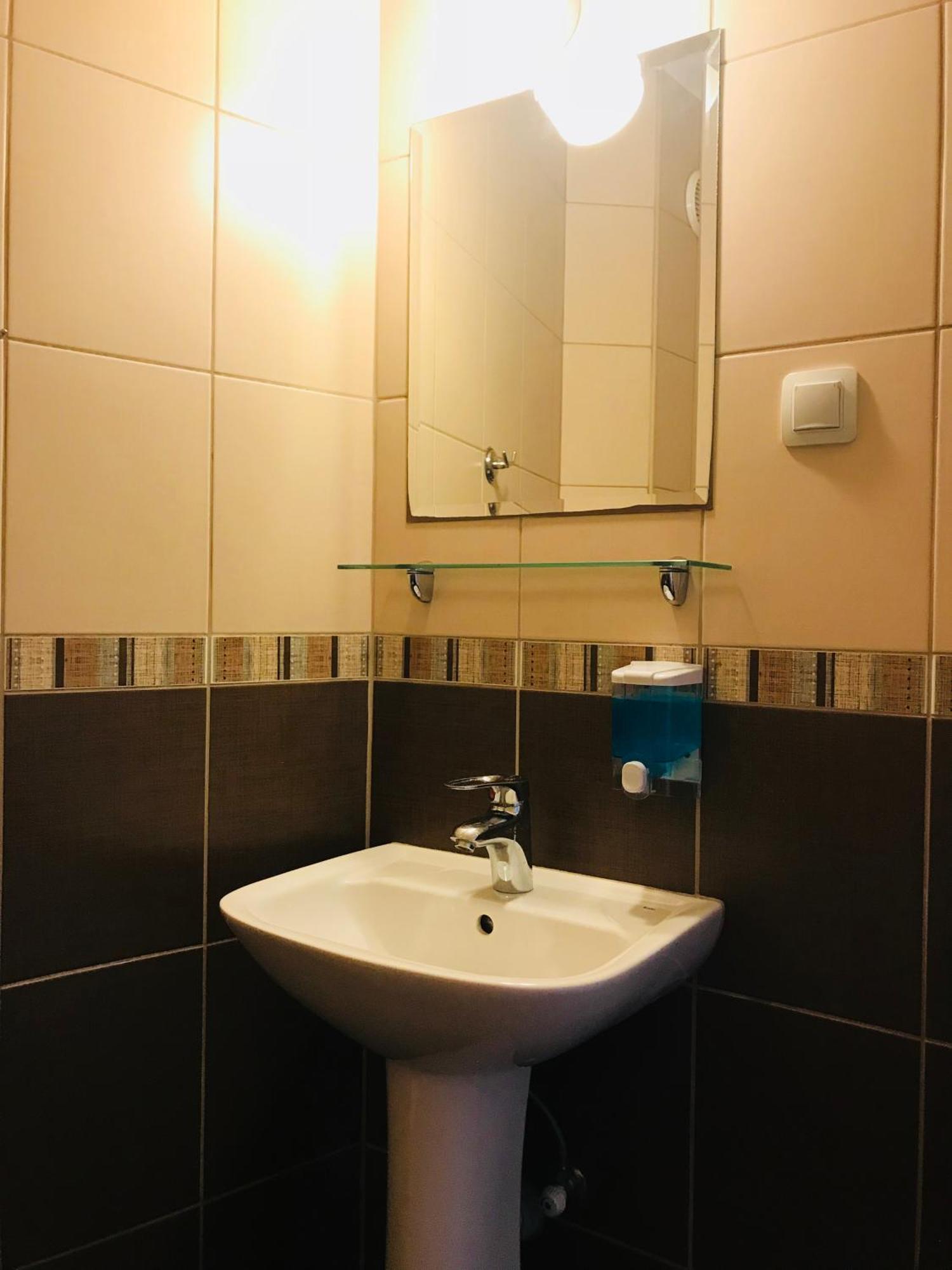 Cam Hotel غومْبيت المظهر الخارجي الصورة